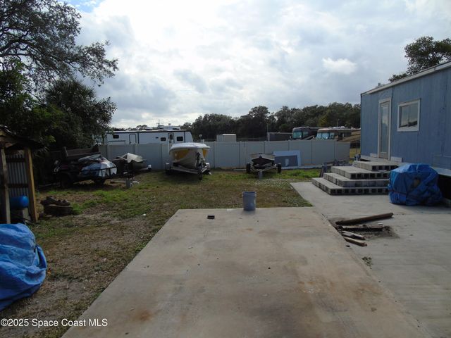 2952 Century Oaks Circle N, Malabar, FL 32950