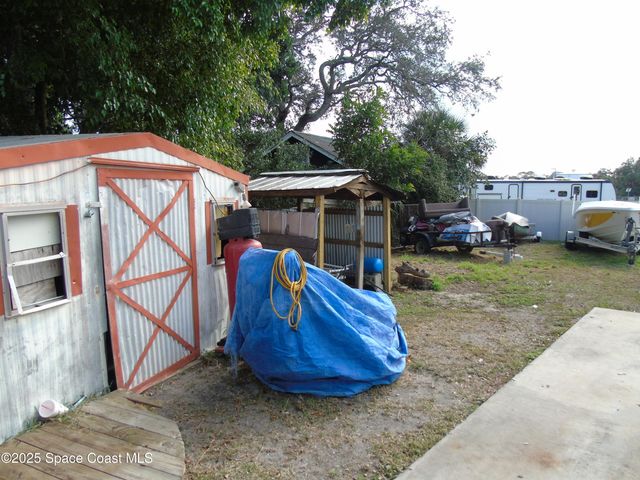 2952 Century Oaks Circle N, Malabar, FL 32950