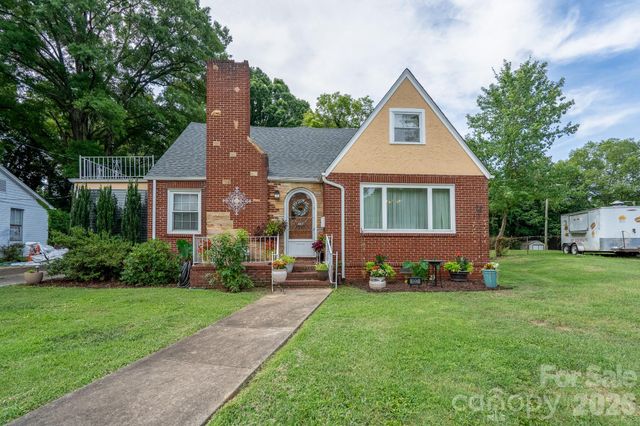 1017 Druid Circle, Charlotte, NC 28206