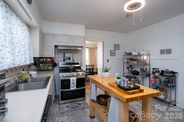 1017 Druid Circle, Charlotte, NC 28206