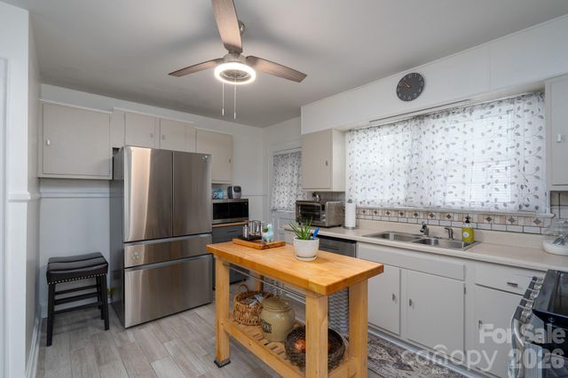 1017 Druid Circle, Charlotte, NC 28206