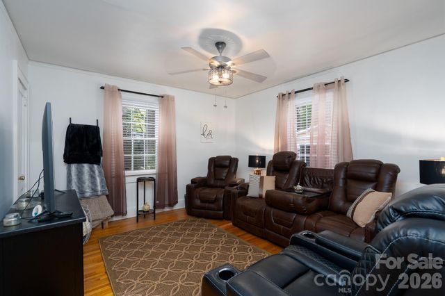 1017 Druid Circle, Charlotte, NC 28206