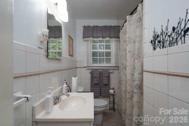 1017 Druid Circle, Charlotte, NC 28206