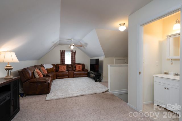 1017 Druid Circle, Charlotte, NC 28206