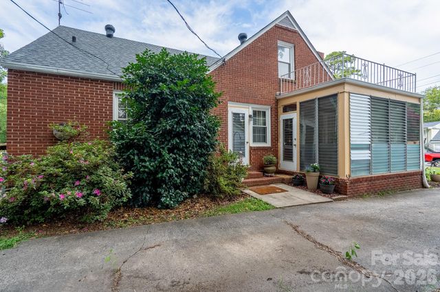 1017 Druid Circle, Charlotte, NC 28206