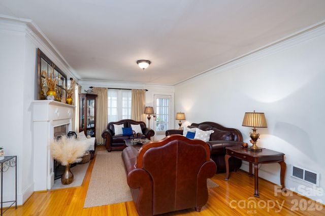 1017 Druid Circle, Charlotte, NC 28206