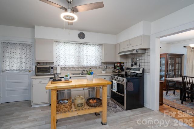 1017 Druid Circle, Charlotte, NC 28206