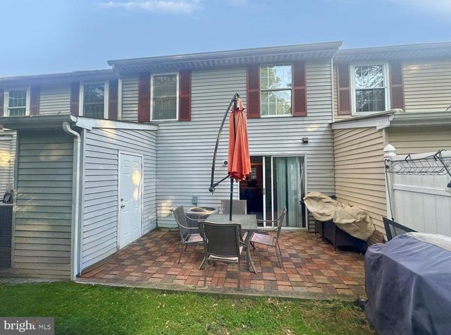 17 DORCHESTER CIR, Marlton, NJ 08053