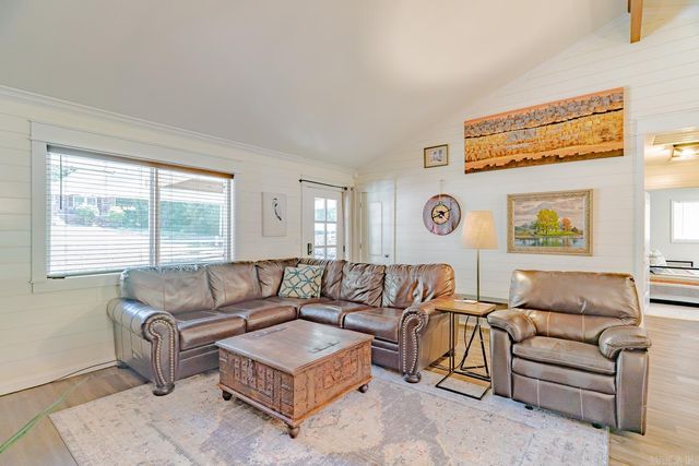 244 E Lakeshore Drive, Cherokee Village, AR 72529