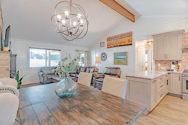 244 E Lakeshore Drive, Cherokee Village, AR 72529