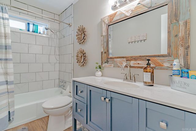 244 E Lakeshore Drive, Cherokee Village, AR 72529