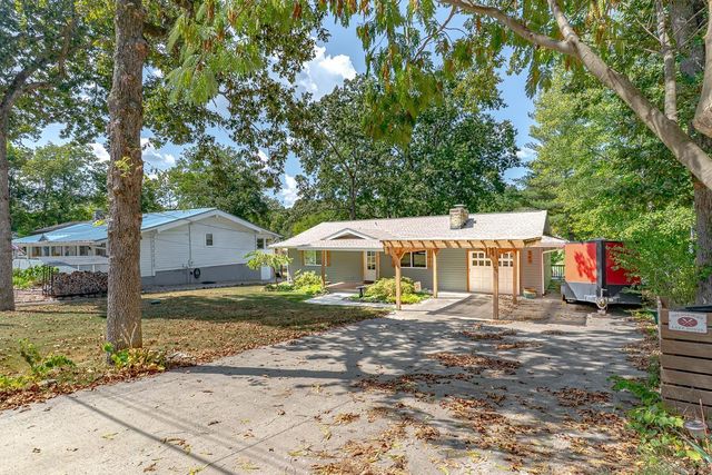 244 E Lakeshore Drive, Cherokee Village, AR 72529