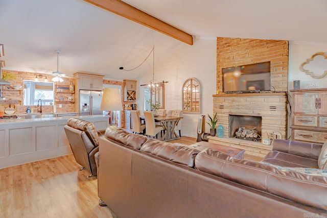 244 E Lakeshore Drive, Cherokee Village, AR 72529