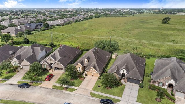 2112 Nogalas Lane, League City, TX 77573