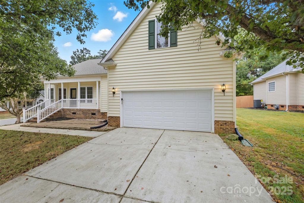 332 Chelveston Drive, Rock Hill, SC 29732