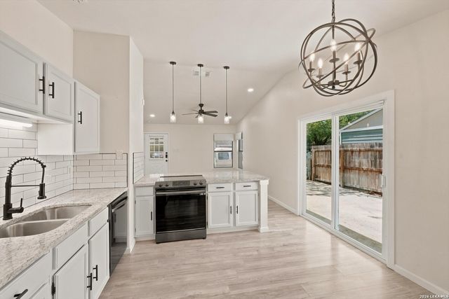 2886 CHERRY FIELD DR, San Antonio, TX 78245