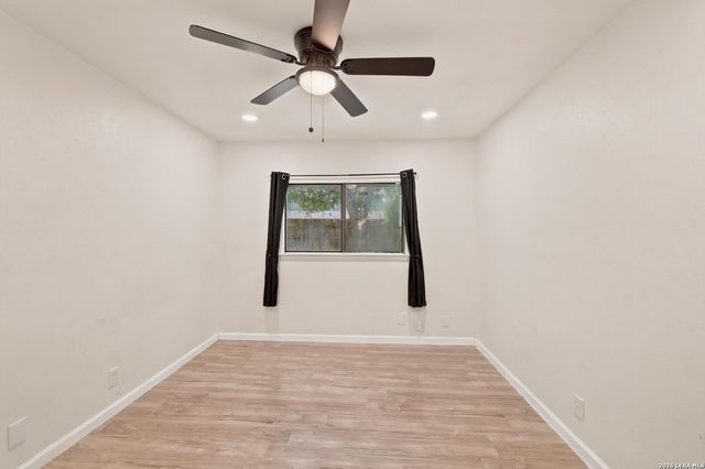 2886 CHERRY FIELD DR, San Antonio, TX 78245