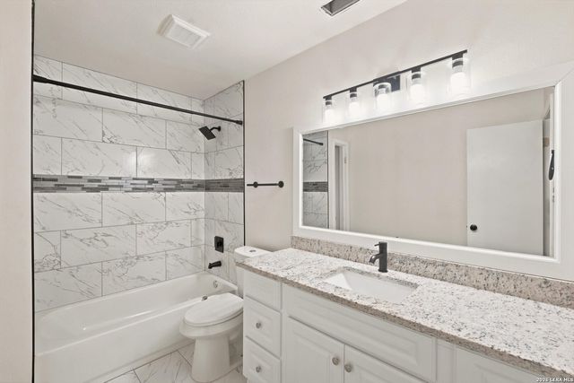 2886 CHERRY FIELD DR, San Antonio, TX 78245