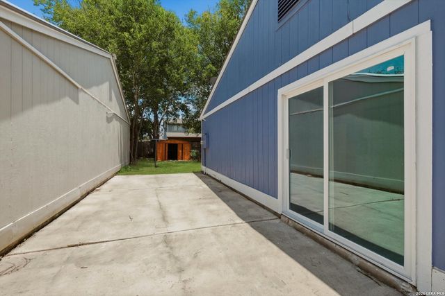 2886 CHERRY FIELD DR, San Antonio, TX 78245
