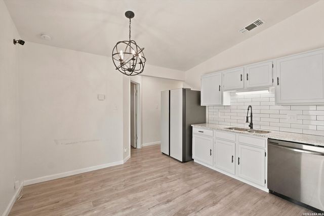 2886 CHERRY FIELD DR, San Antonio, TX 78245