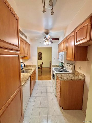 37122 Clubhouse Drive, Sterling Heights, MI 48312