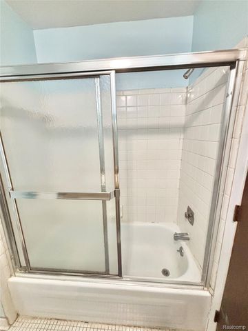 37122 Clubhouse Drive, Sterling Heights, MI 48312