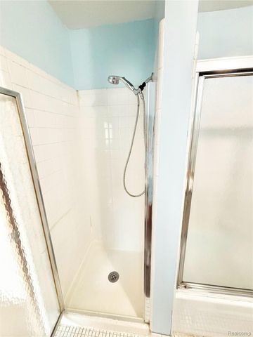 37122 Clubhouse Drive, Sterling Heights, MI 48312