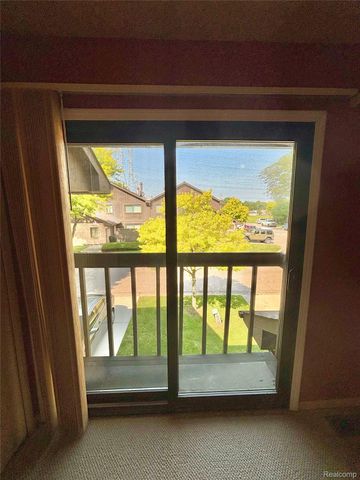 37122 Clubhouse Drive, Sterling Heights, MI 48312