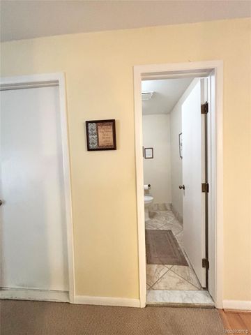 37122 Clubhouse Drive, Sterling Heights, MI 48312