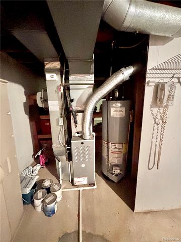 37122 Clubhouse Drive, Sterling Heights, MI 48312