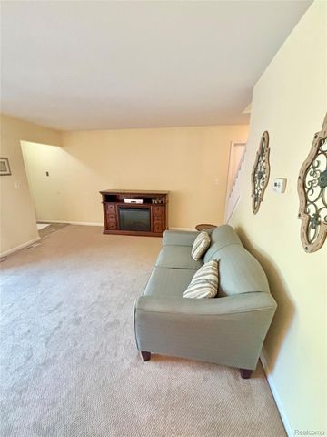 37122 Clubhouse Drive, Sterling Heights, MI 48312