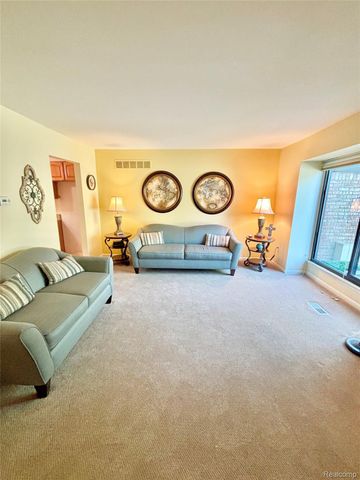 37122 Clubhouse Drive, Sterling Heights, MI 48312