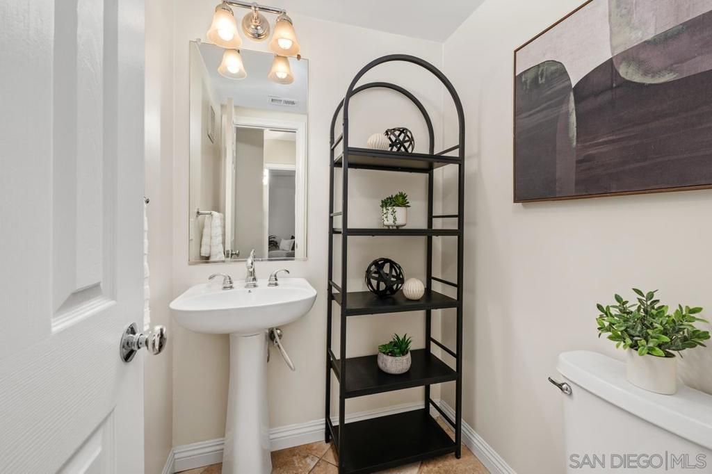 Image 13 of property listing at 2760 Farragut 109, San Diego, CA 92106