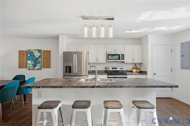 1306 Stone Ridge Park Loop, Henrico, VA 23228