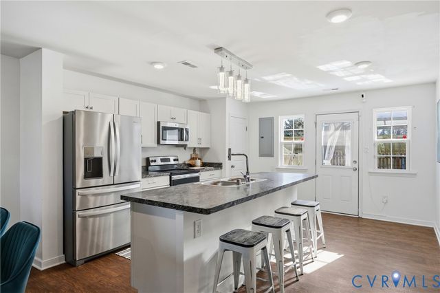 1306 Stone Ridge Park Loop, Henrico, VA 23228