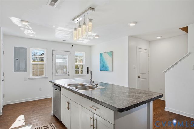 1306 Stone Ridge Park Loop, Henrico, VA 23228