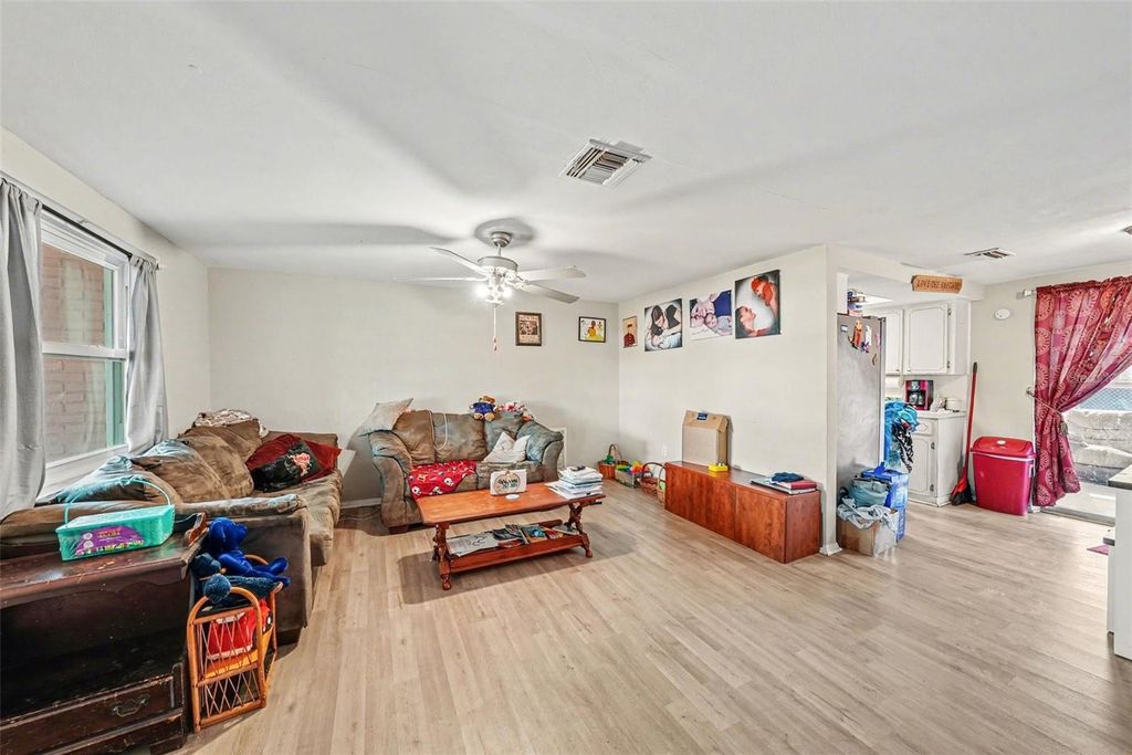 Image 8 of property listing at 2927 FINCH DRIVE, Holiday, FL 34690