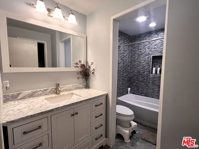 4810 Mascot Street, Los Angeles, CA 90019