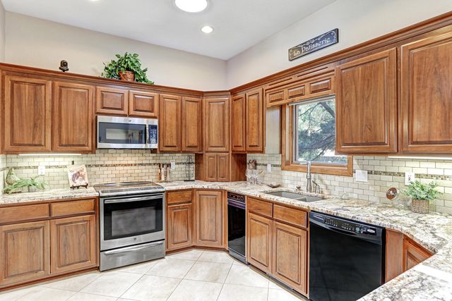 14000 Villa Sandia Place NE, Albuquerque, NM 87112