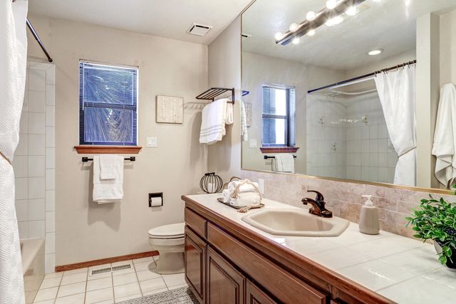 14000 Villa Sandia Place NE, Albuquerque, NM 87112
