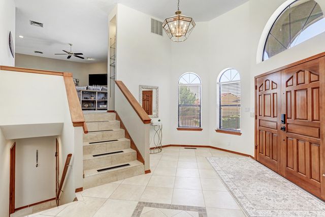 14000 Villa Sandia Place NE, Albuquerque, NM 87112