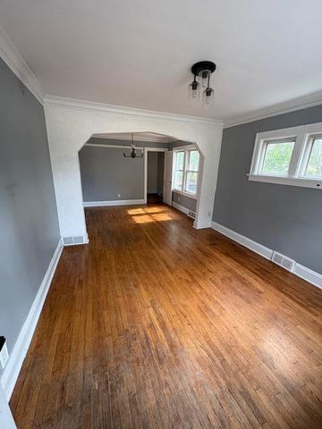 1116 Hall Avenue, West Saint Paul, MN 55118