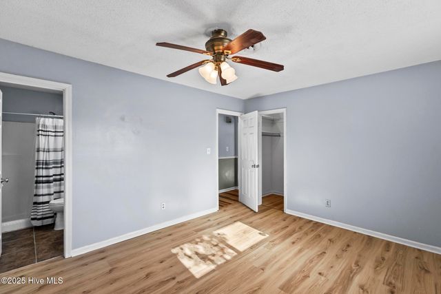 201 N Willow Lane, Jacksonville, NC 28546