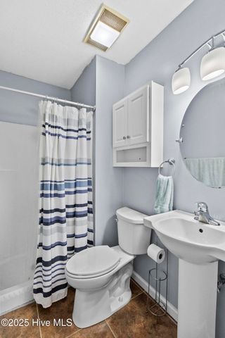 201 N Willow Lane, Jacksonville, NC 28546