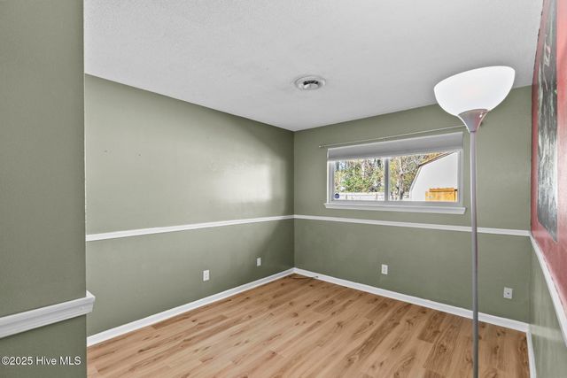 201 N Willow Lane, Jacksonville, NC 28546