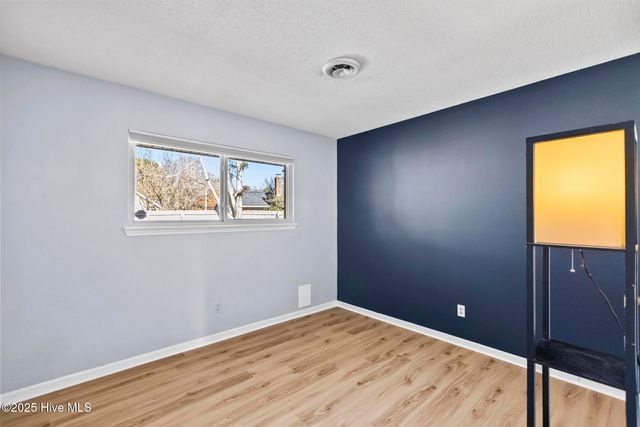 201 N Willow Lane, Jacksonville, NC 28546