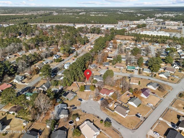 201 N Willow Lane, Jacksonville, NC 28546