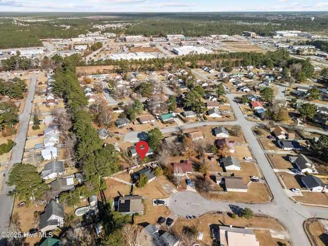 201 N Willow Lane, Jacksonville, NC 28546