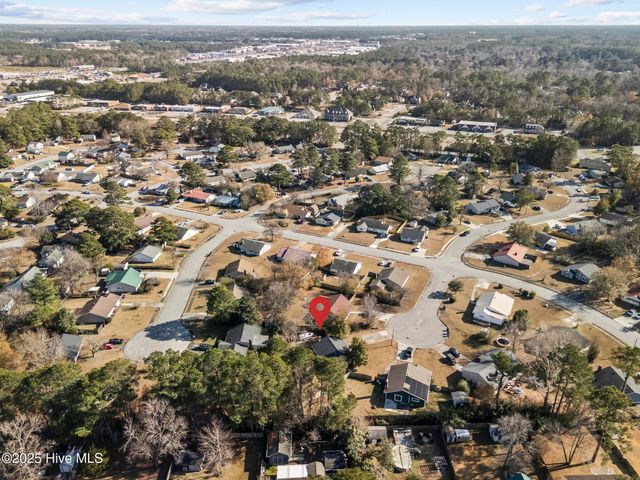 201 N Willow Lane, Jacksonville, NC 28546