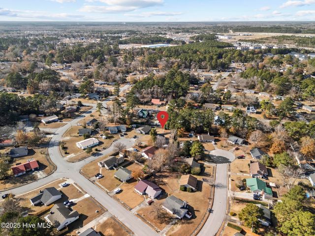 201 N Willow Lane, Jacksonville, NC 28546